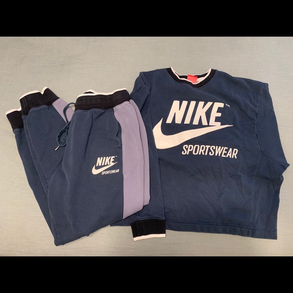 Nike sweat suit